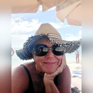 Meet your Posher, Denise